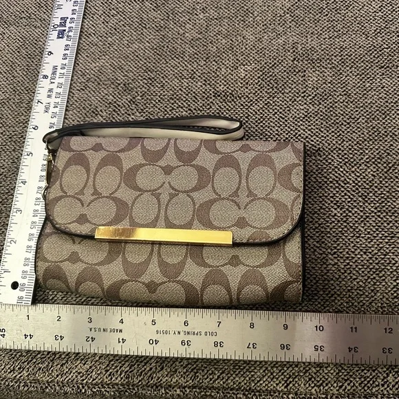 Coach Brown/ tan signature print Wristlet - Picture 6 of 8